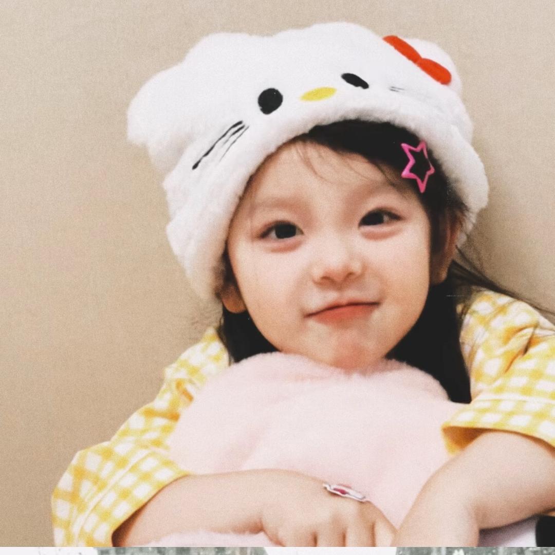 小晗.