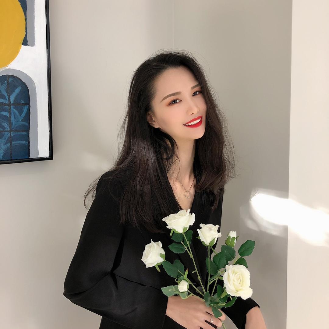 开奥迪的安阳莹莹