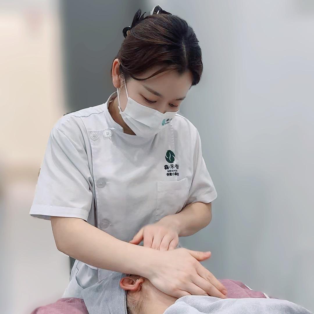 来宾产康美容师啊媛