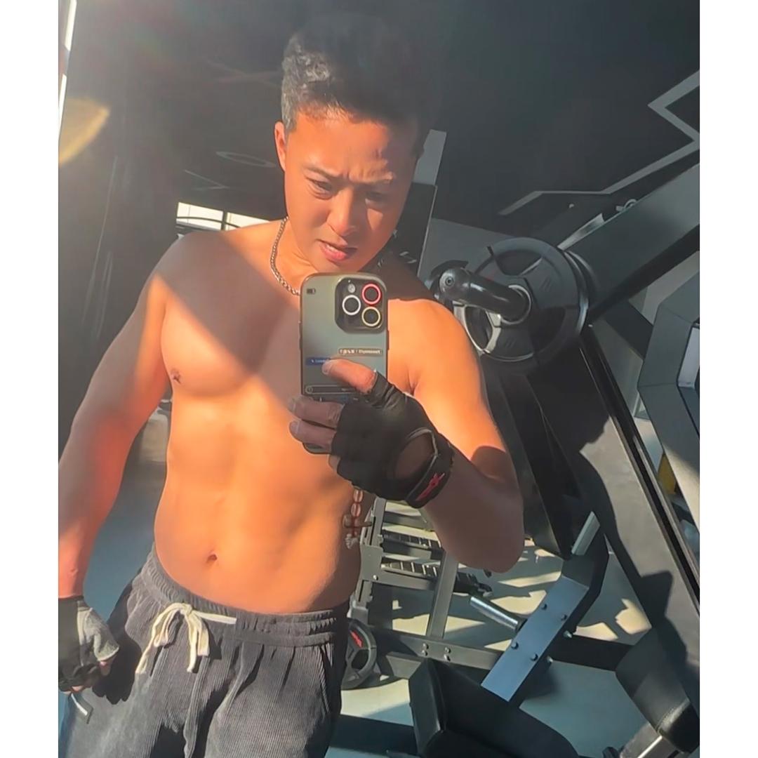 小高(✌°∀° )😄