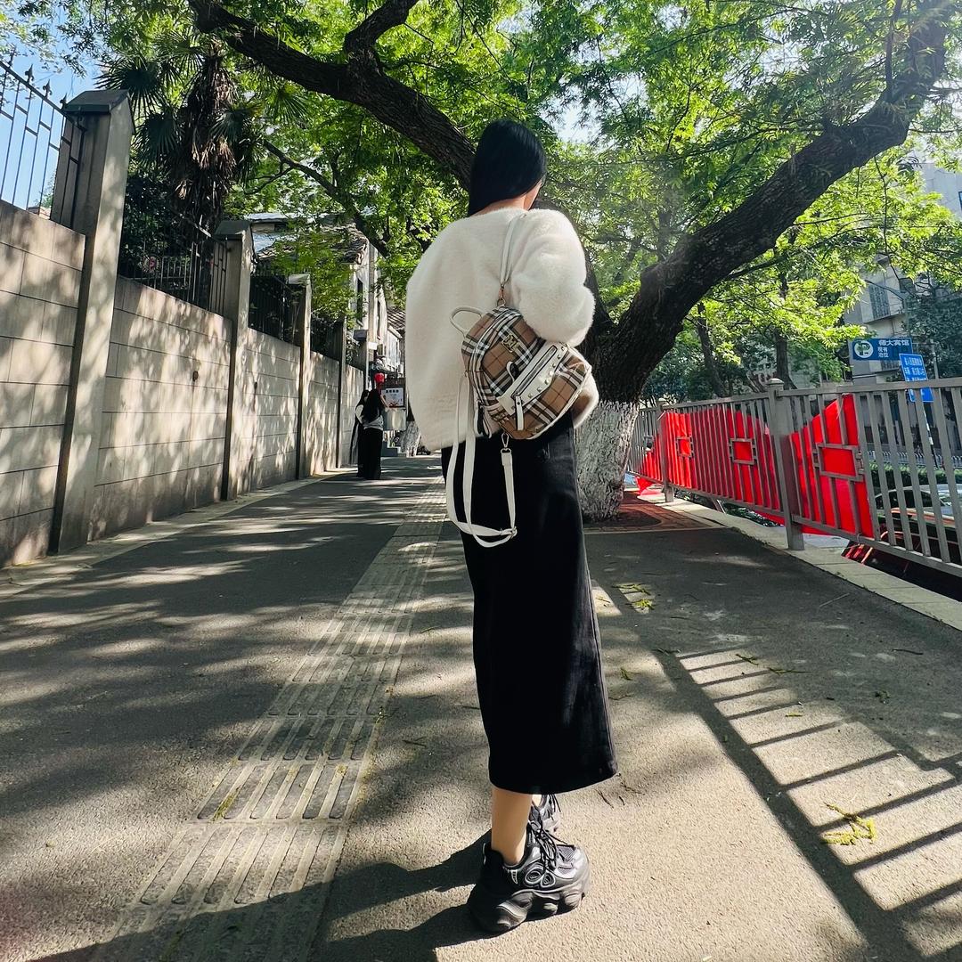 是佳佳吖