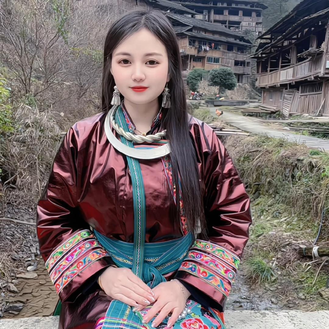 苗族🧚   小张