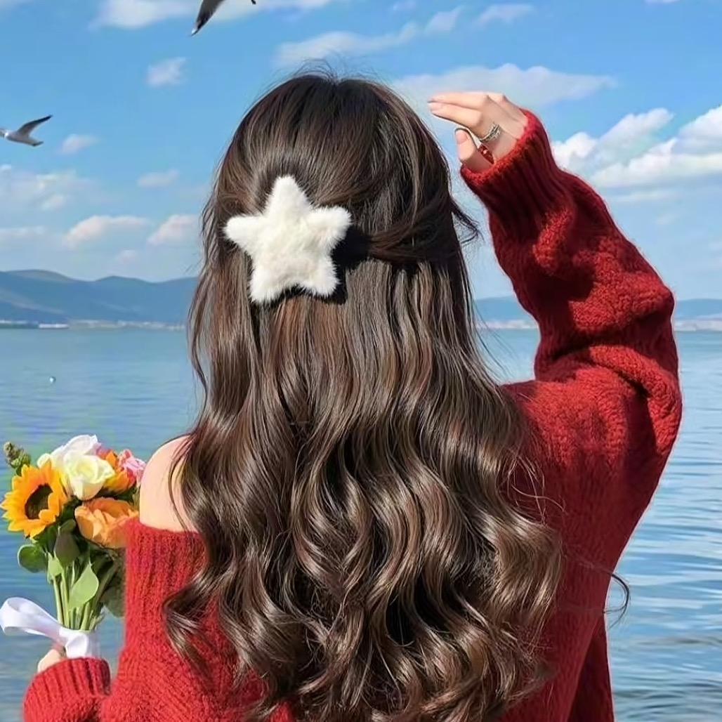 白云皮具老板娘