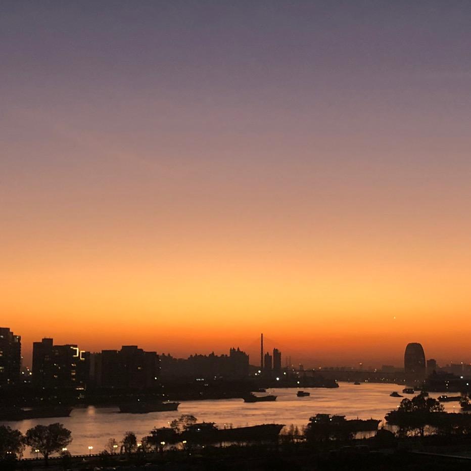 逸读