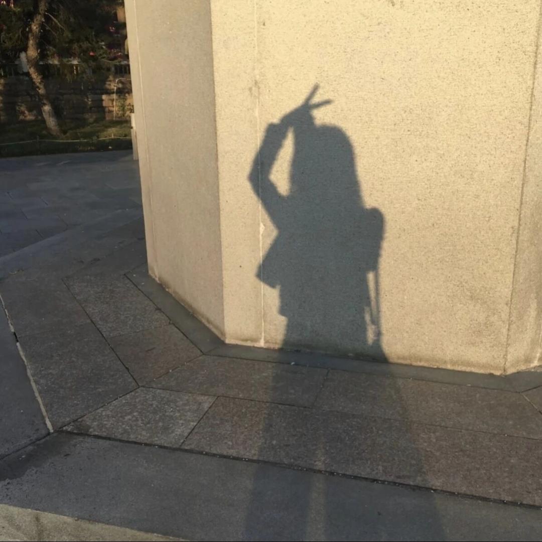 926