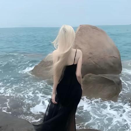 睡醒就打闺蜜