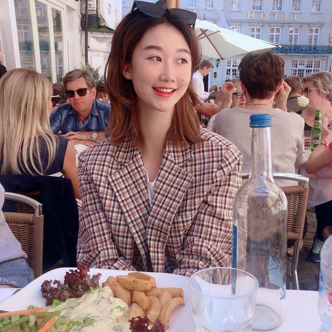 萍儿哥是阳光开朗爱笑女👩