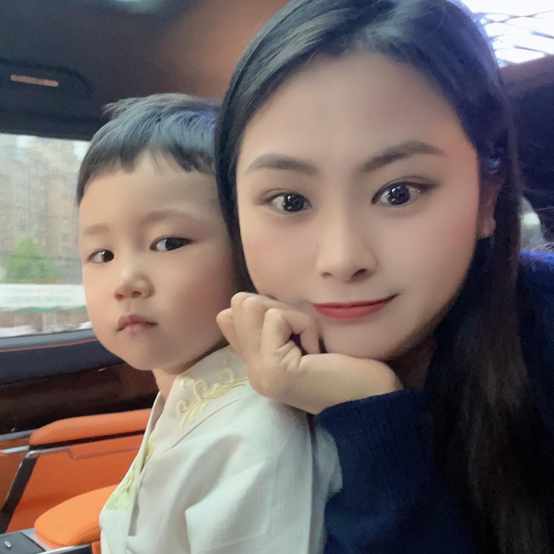 小黄和小小王