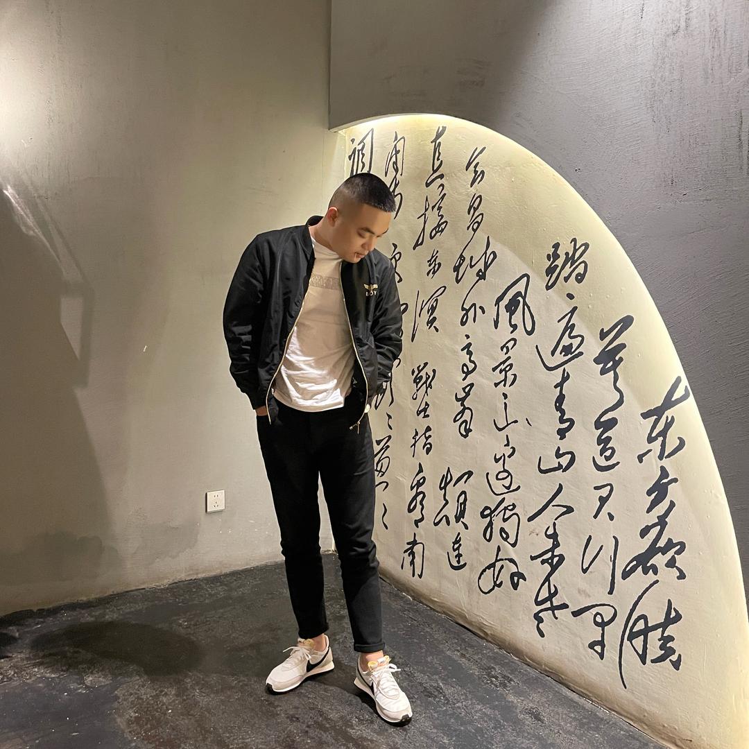 一个腾💢