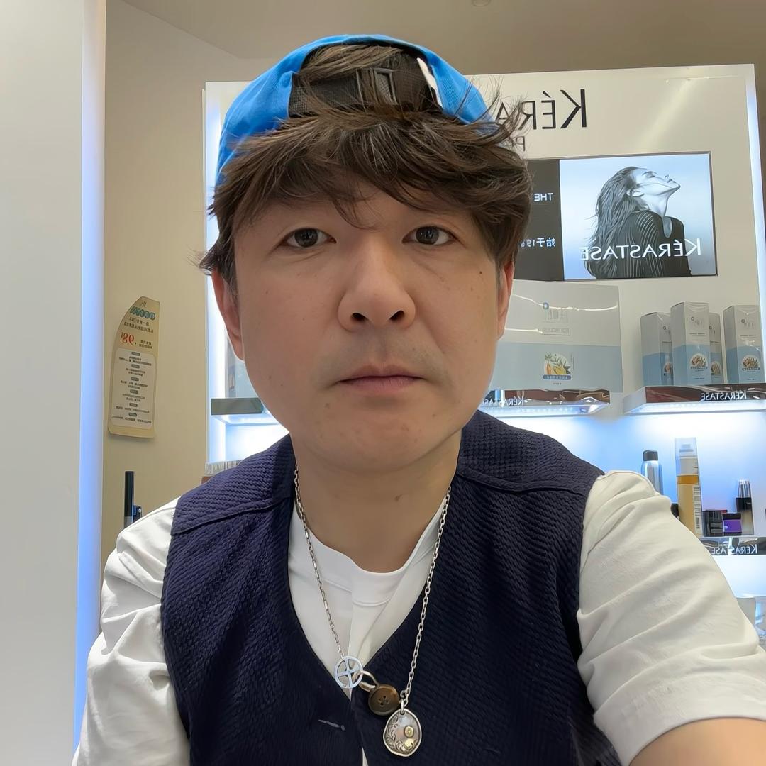 质感烫发董老师发型设计