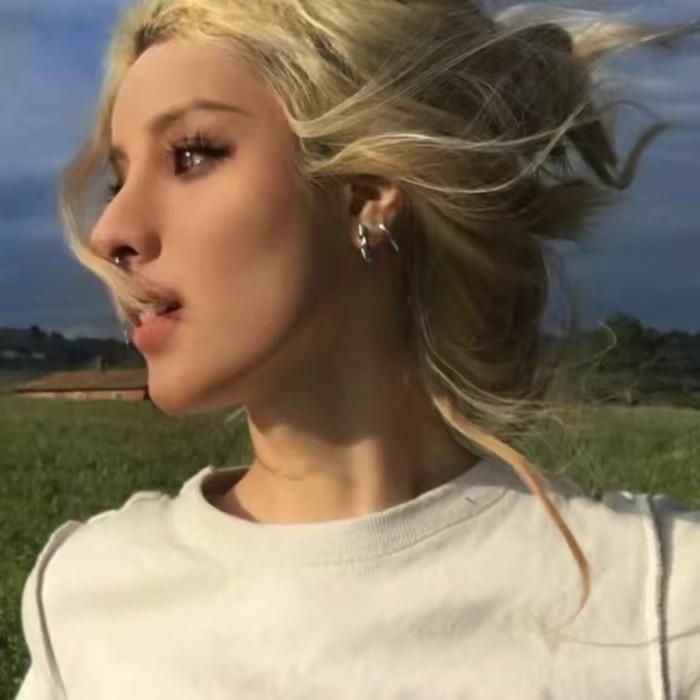 海伦Helennnnn