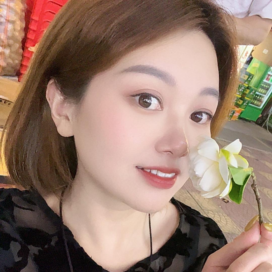 卖手机的佳姐吖