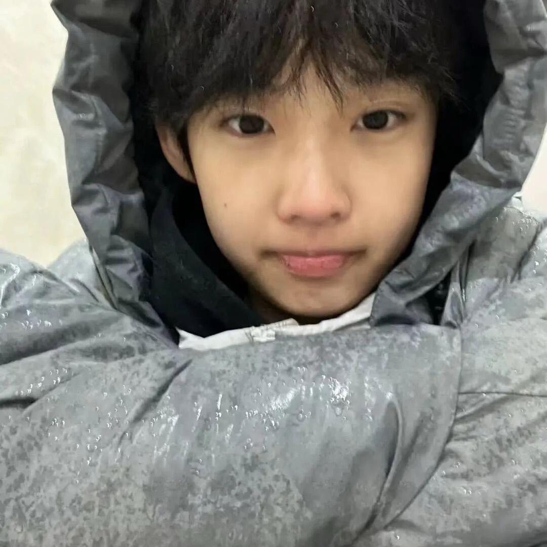 拦路雨偏似雪花