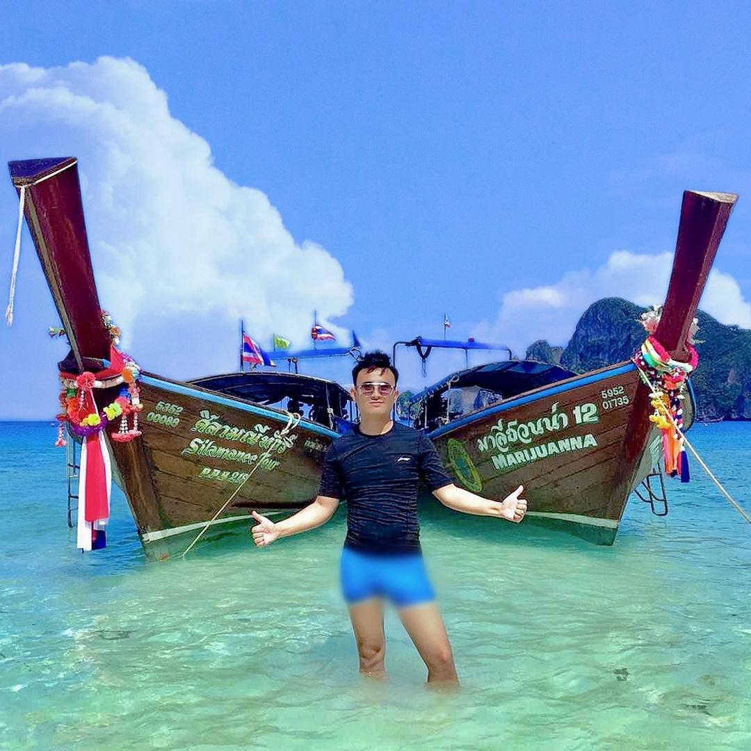 旅游人伟光