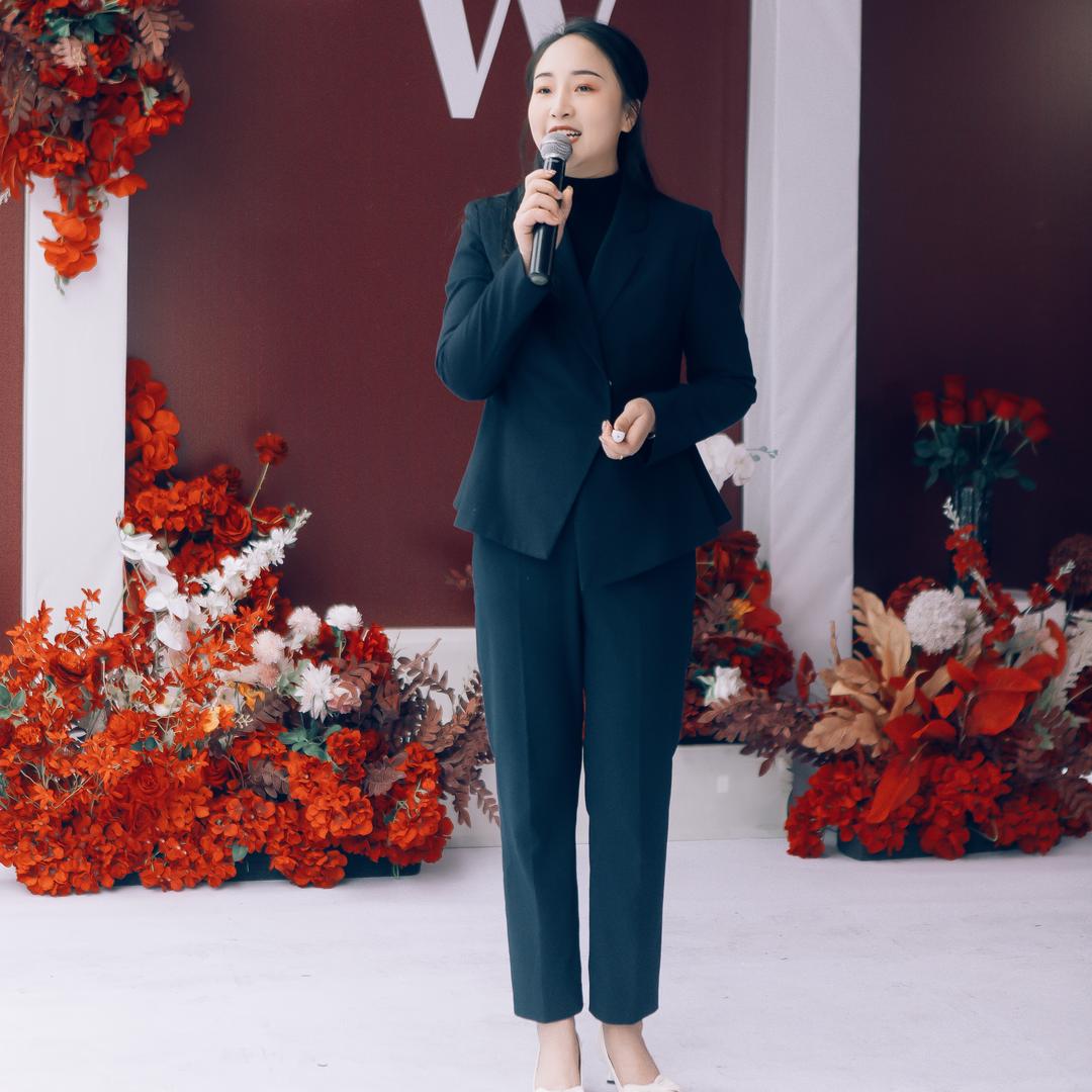 秀山主持人陈倩