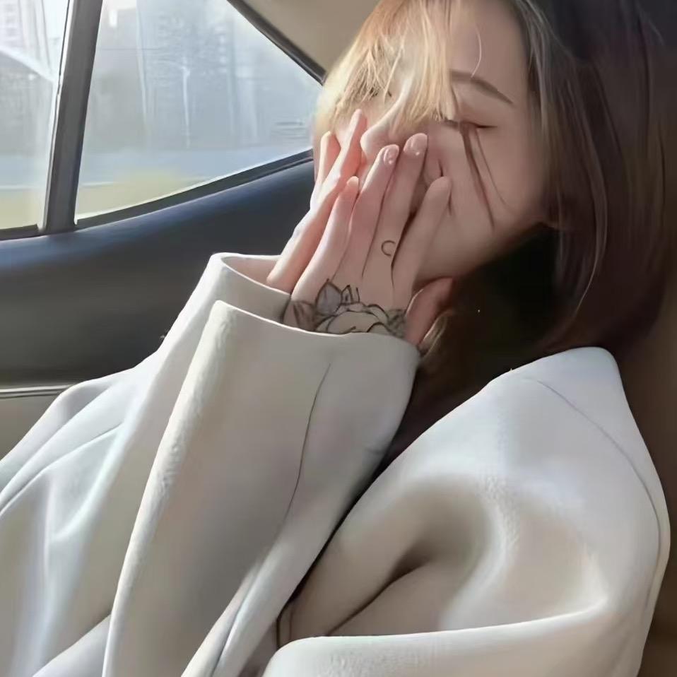 小四月.