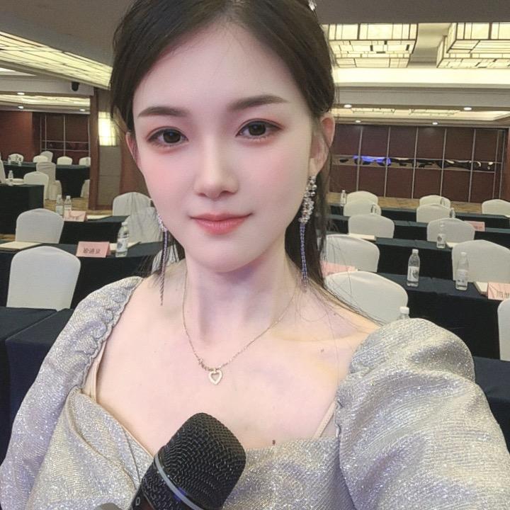 米兰妮妮