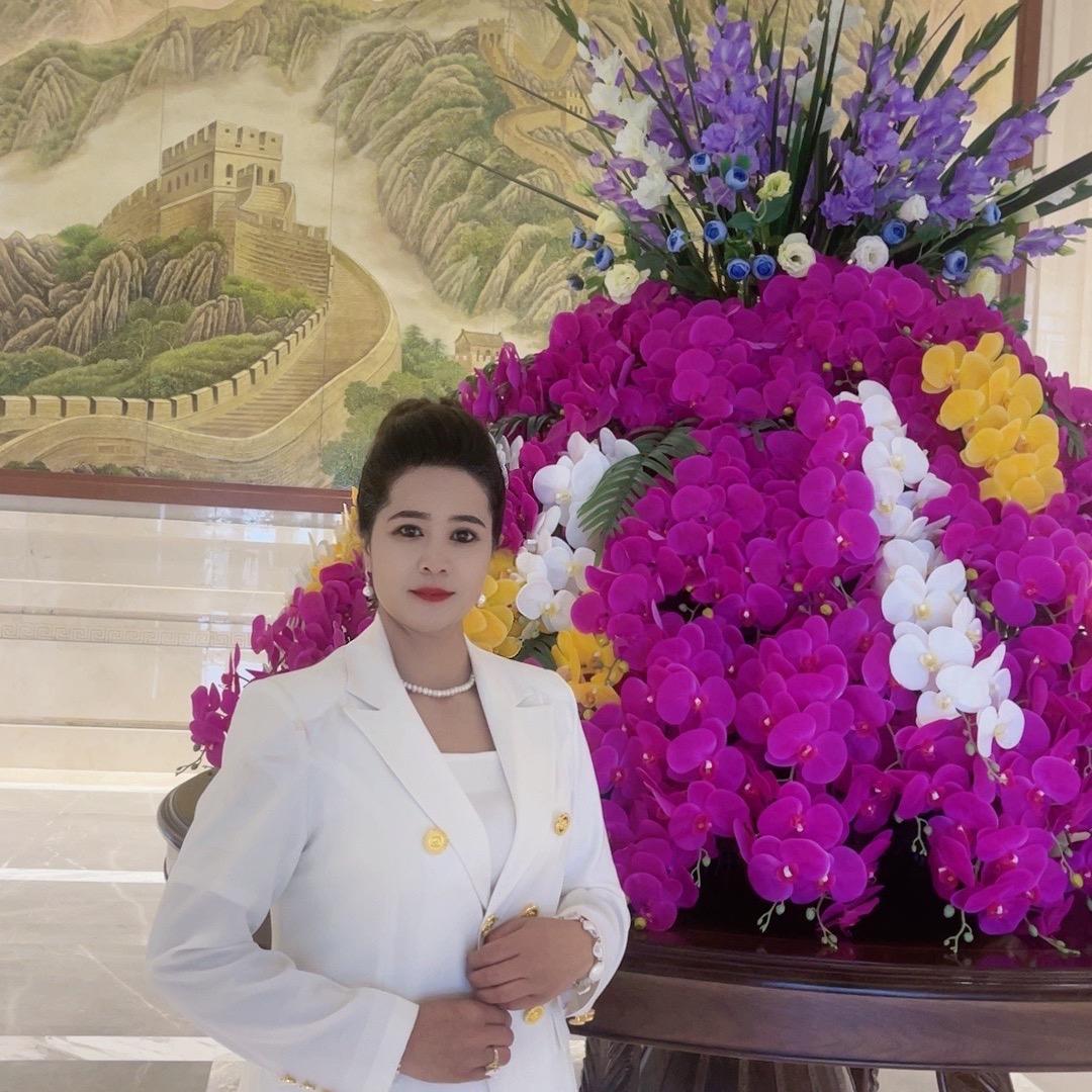 开日娜孜 拉斯奎镇店热比古丽