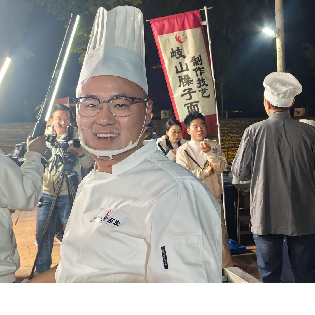 擀面皮龍哥