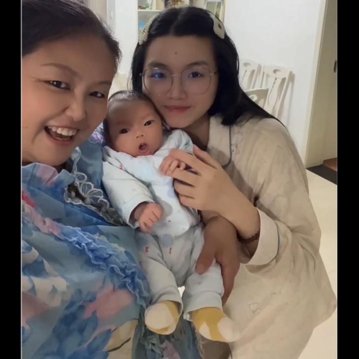 乖孙儿和漂亮儿媳丑婆婆 祖孙三 香儿姐