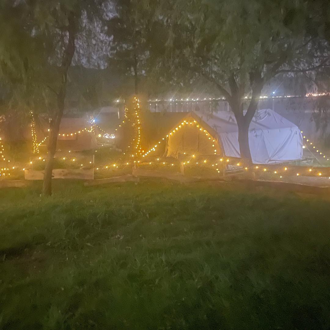 远看山有色