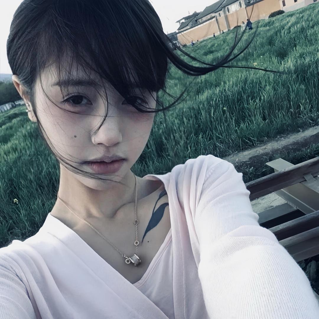 小琦.