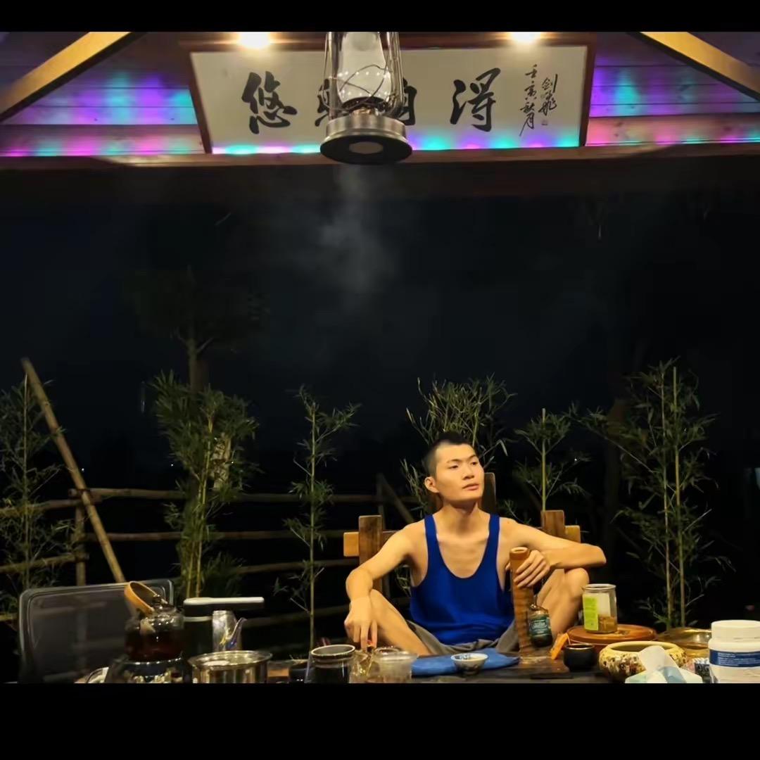 小二不（976）工作室、