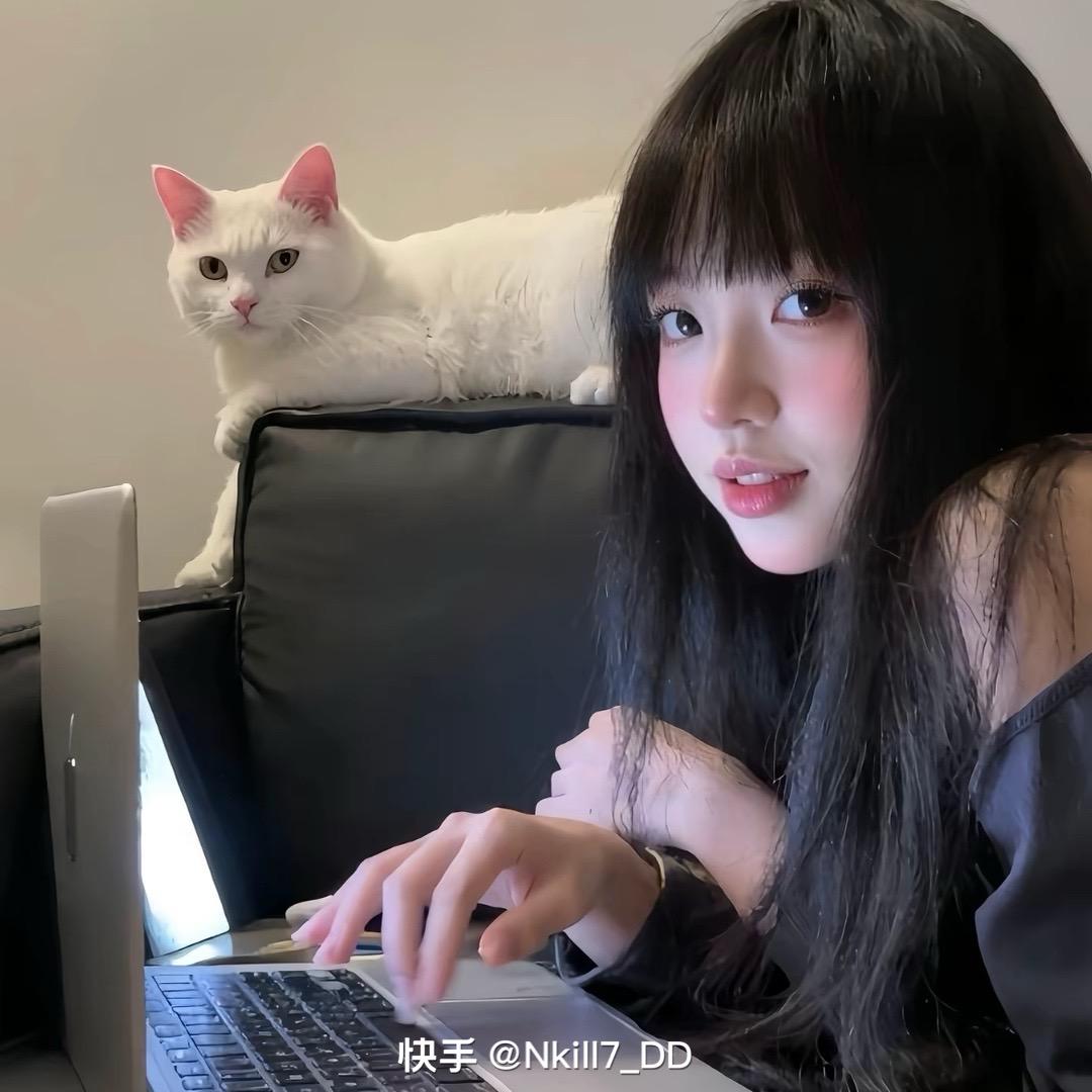 美女很烦恼.