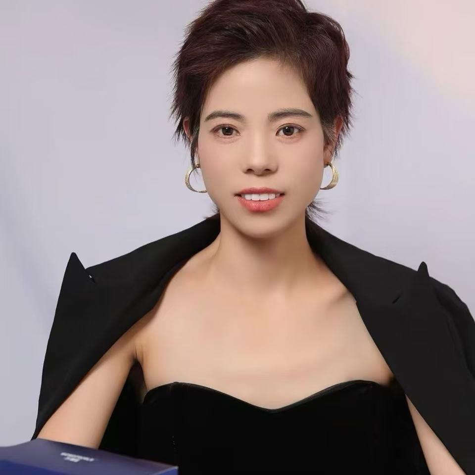 我是郑小妹（外号大王）每天早上6点40播