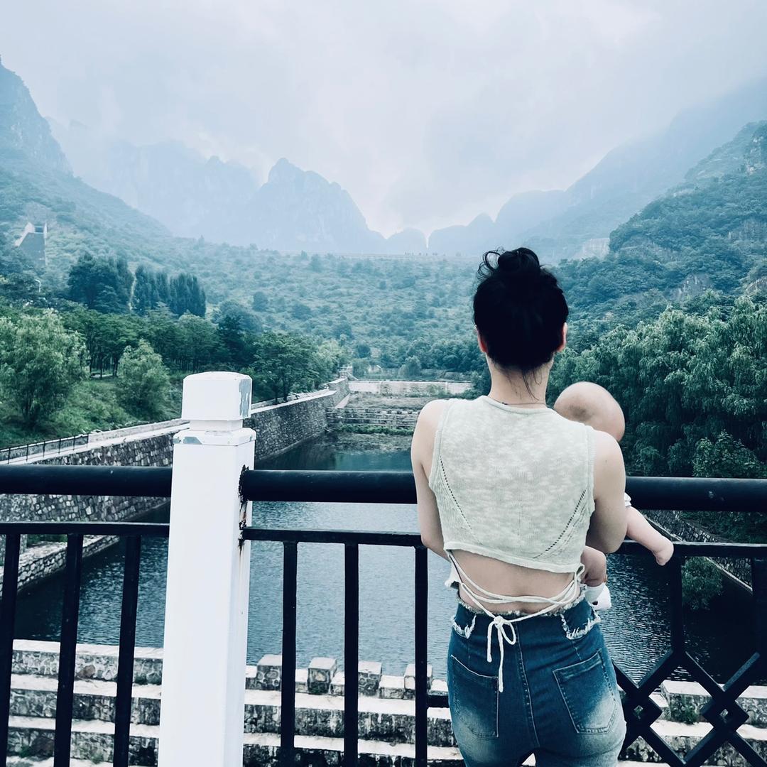 YY