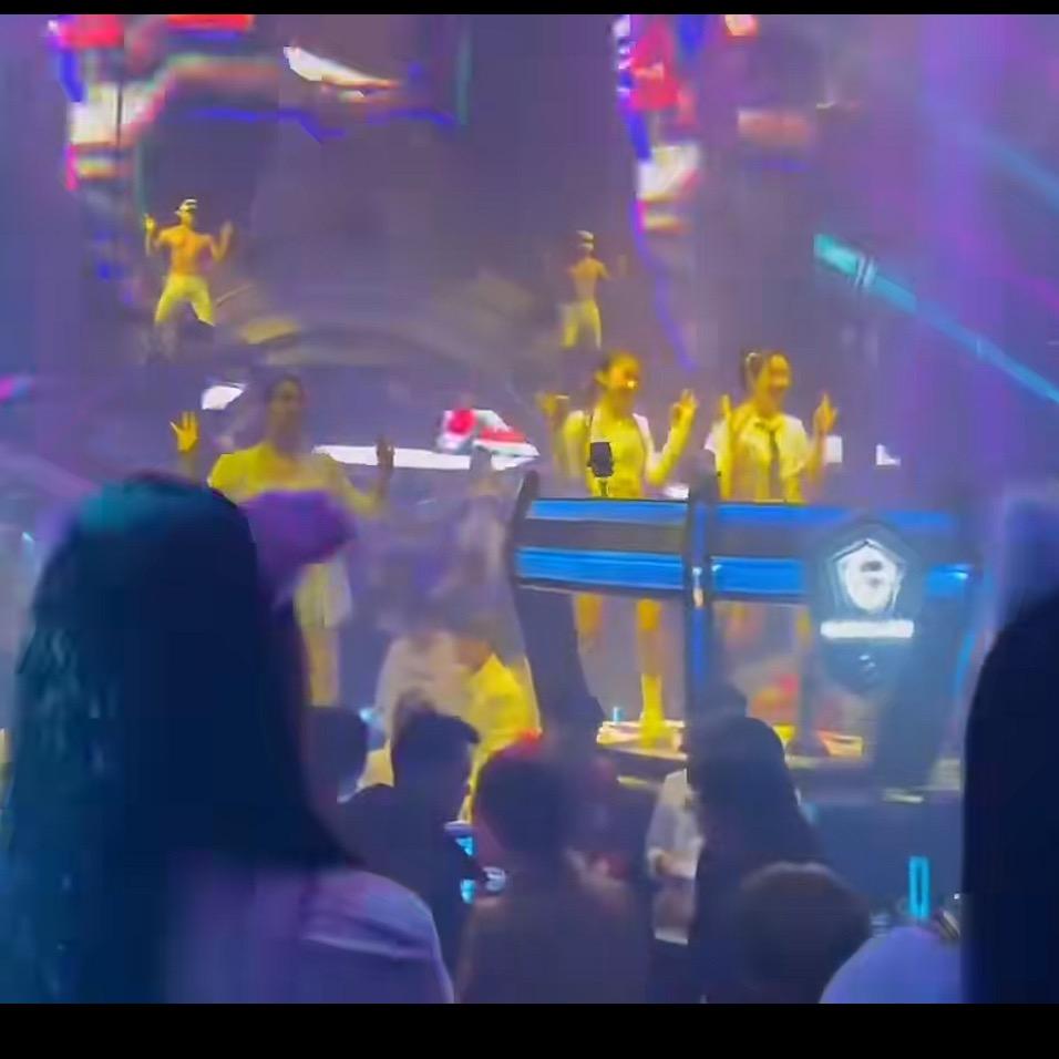 豆鲨包(๓´˘`๓)