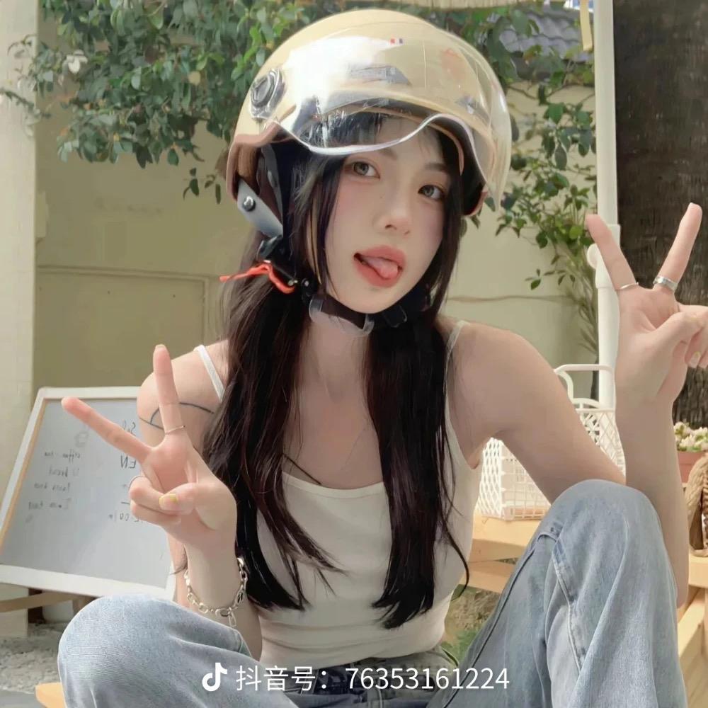 江唯.
