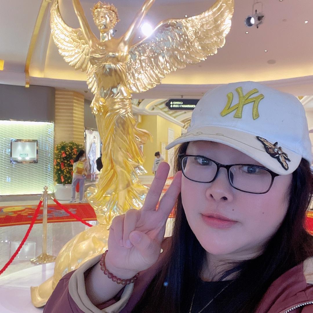 健仔吃喝玩乐