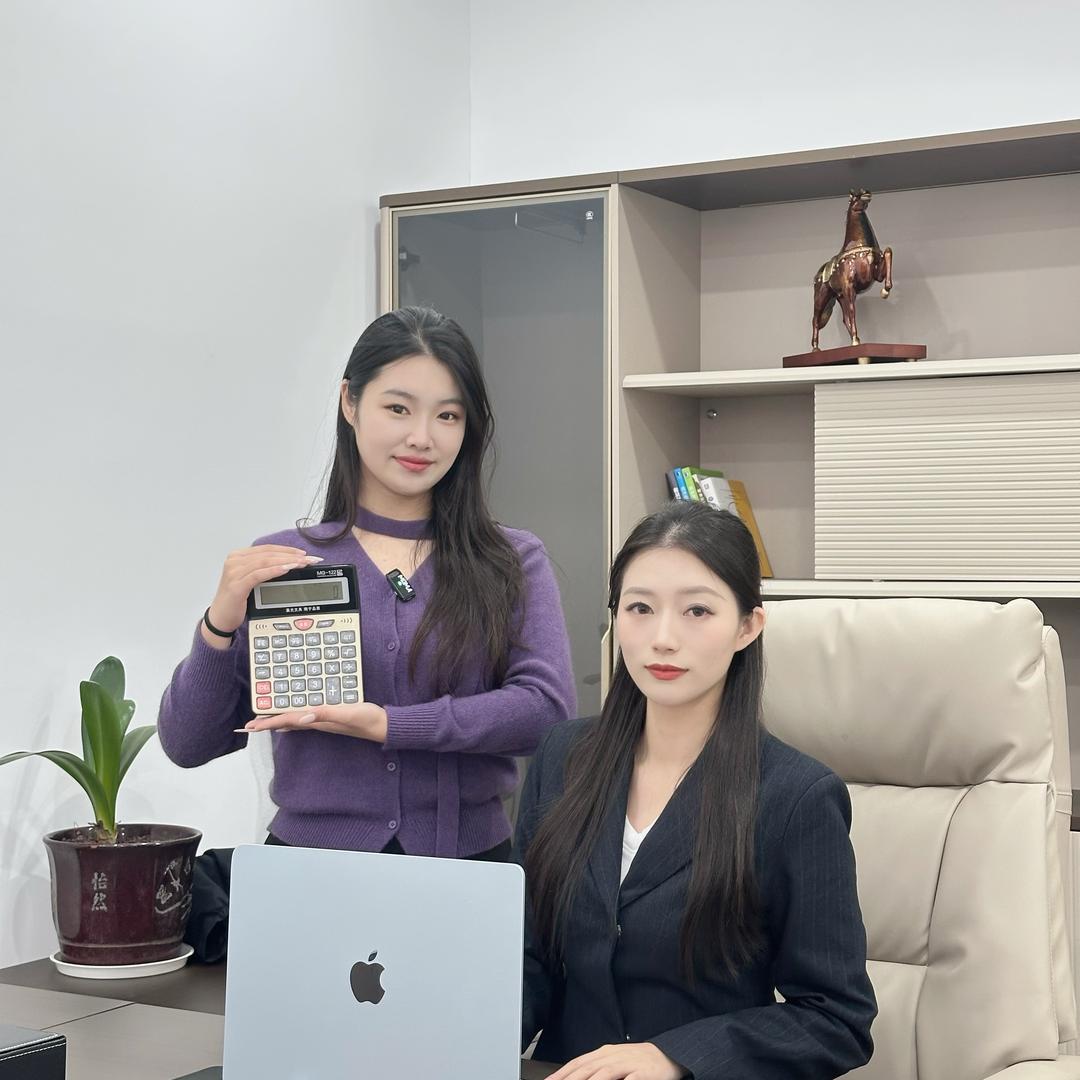 美女店总和她小秘的打工日记