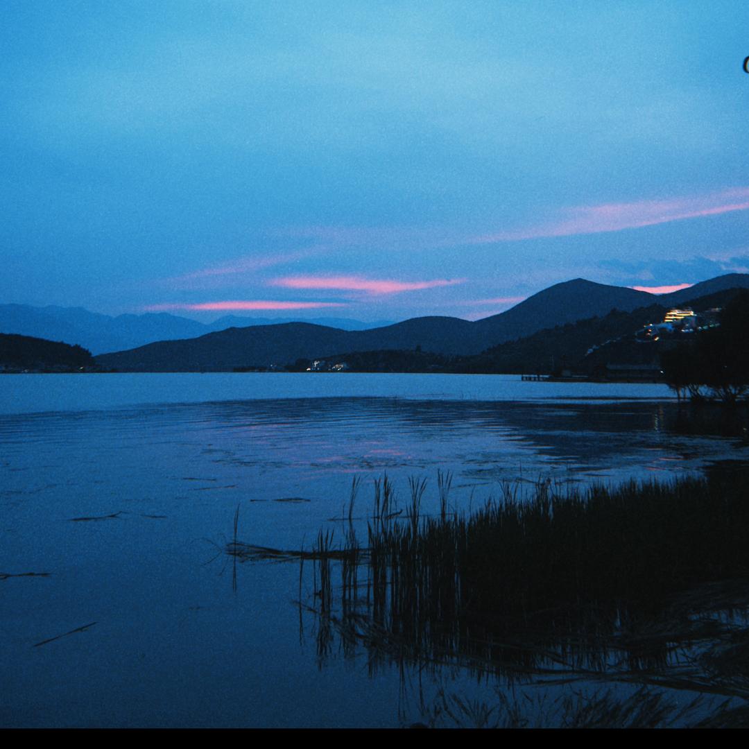 金钱幸福围绕我