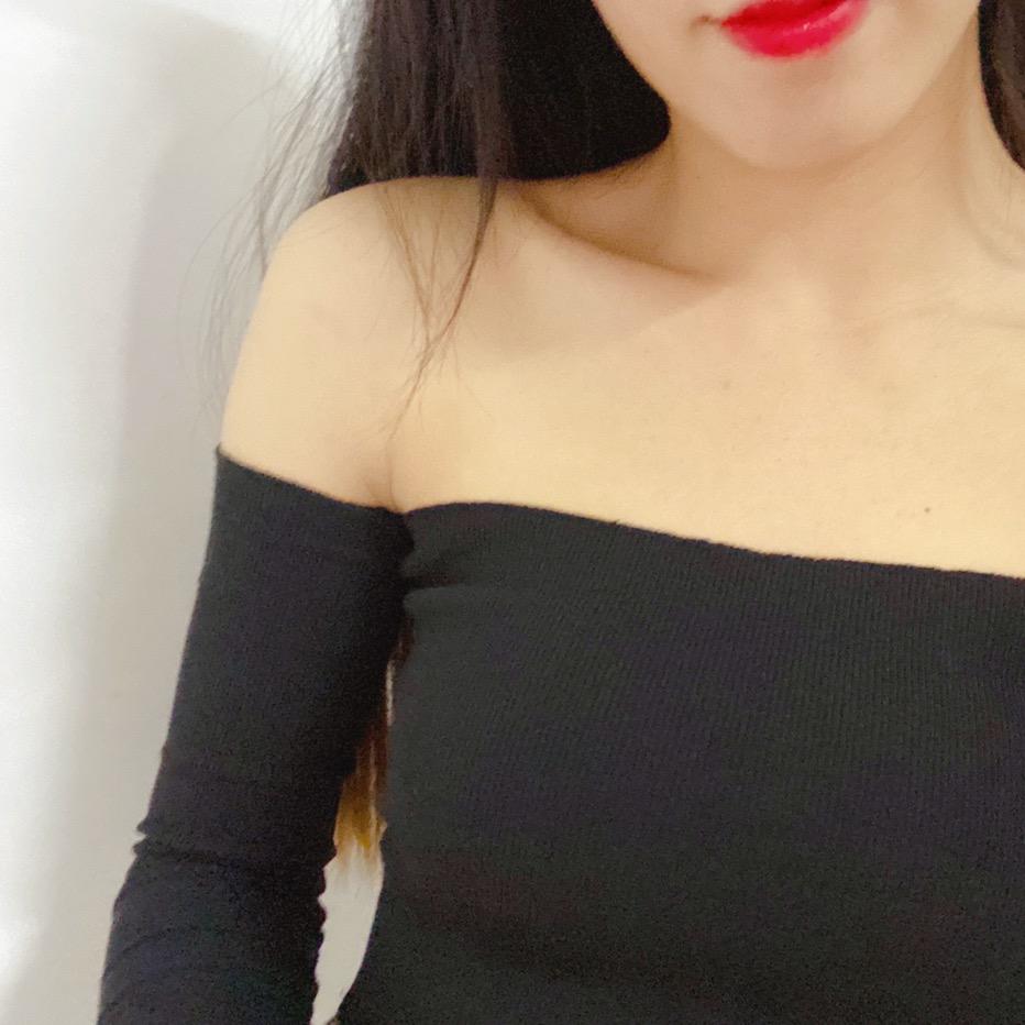 忙着吃肉…