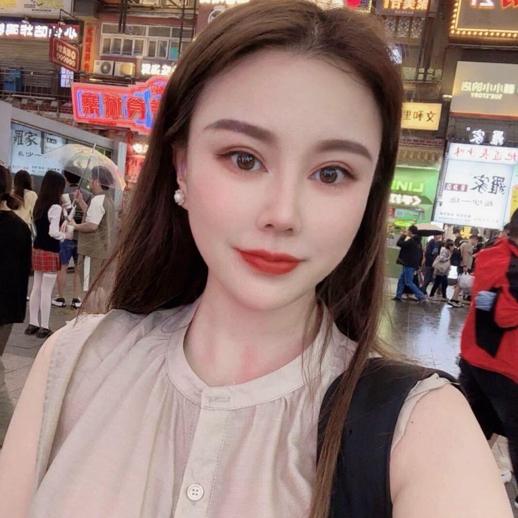 来凤段小姐衣橱
