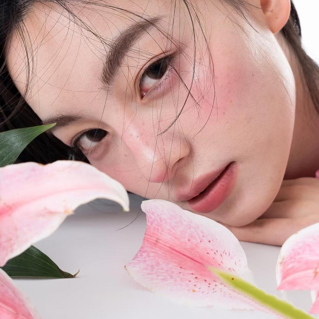 只在意百合
