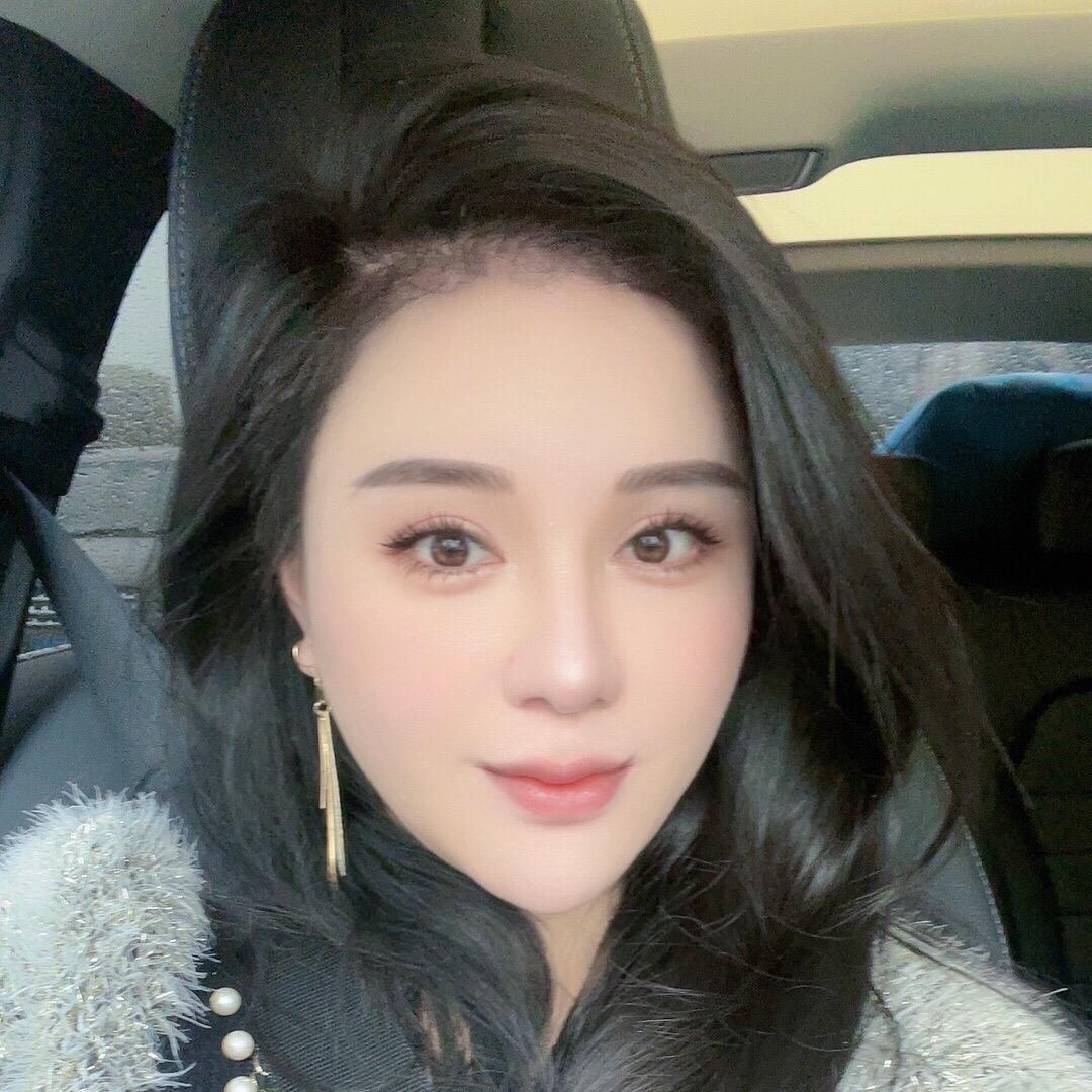 爱穿高跟鞋的小蚂蚁