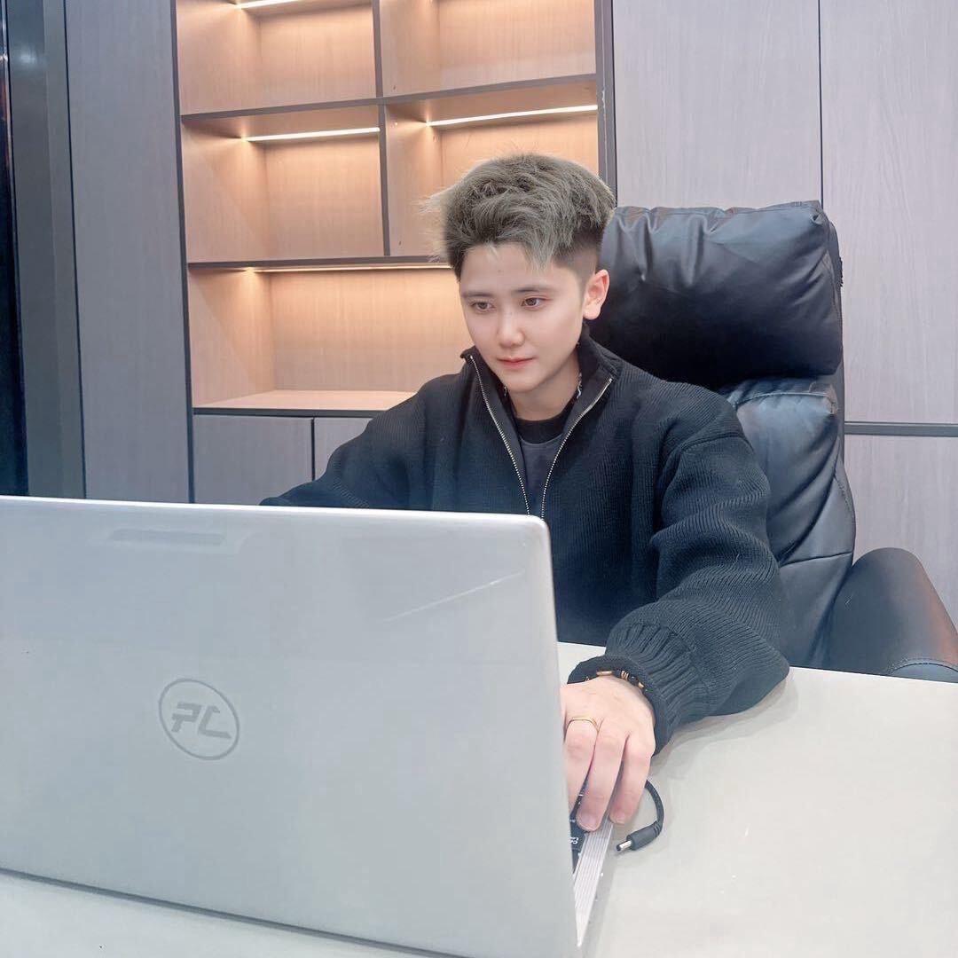 万老师牵线（帮助脱单）