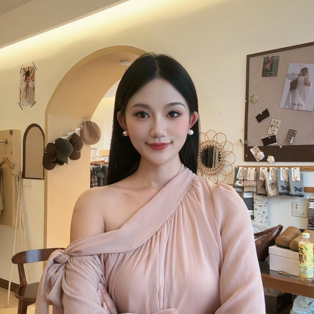栏杆小茹女装