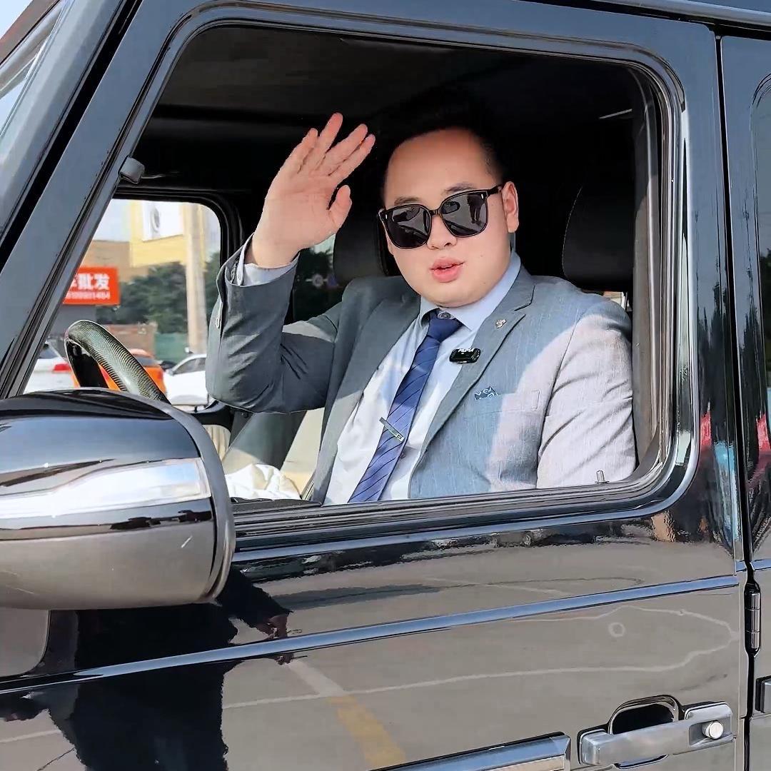 成都黄老表名车