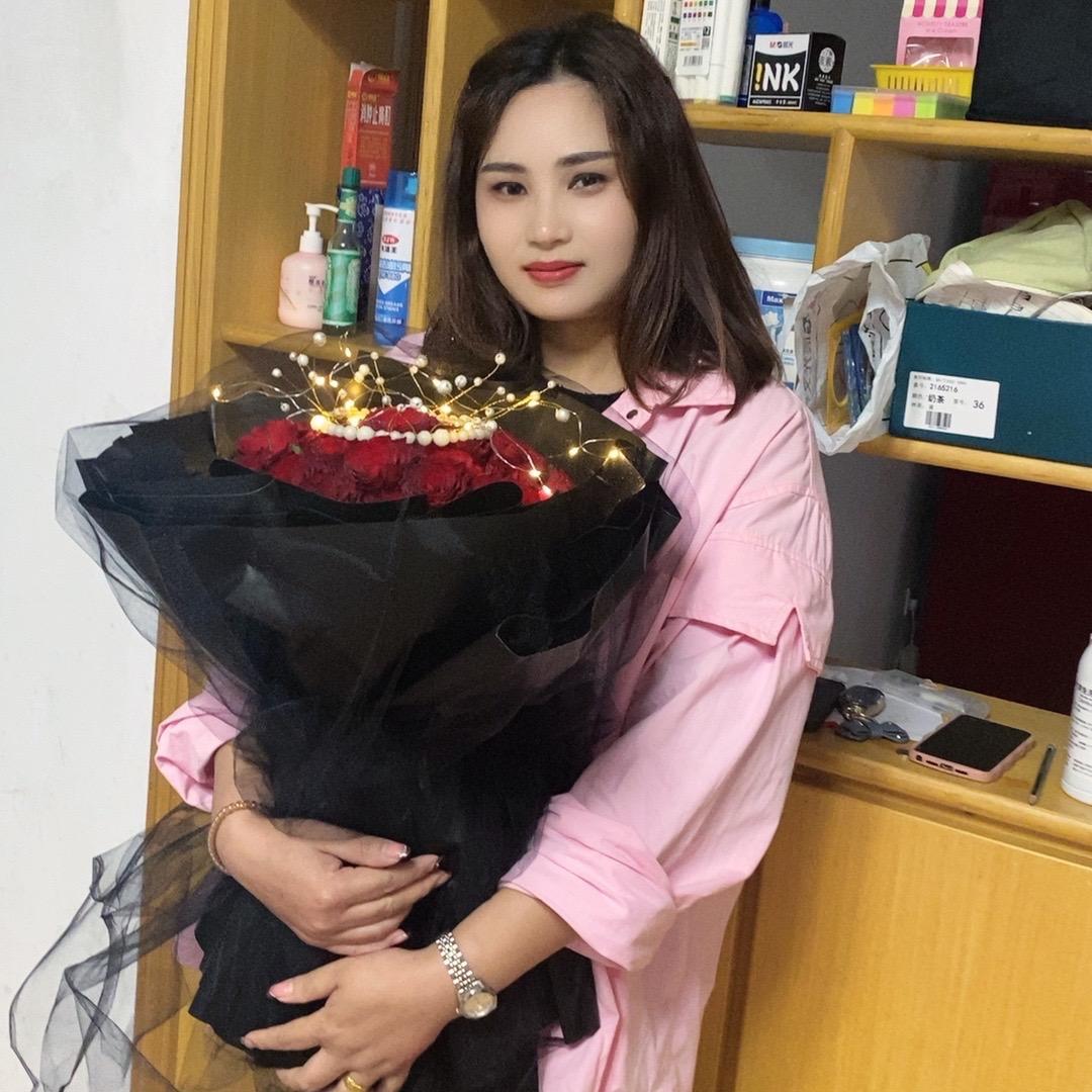 琳琳橱窗带货