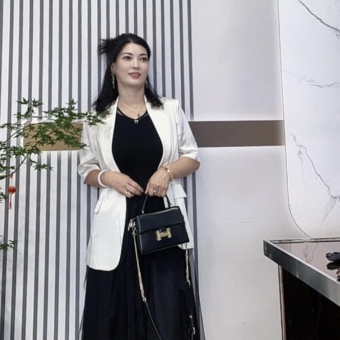 柳市女装芬姐穿搭