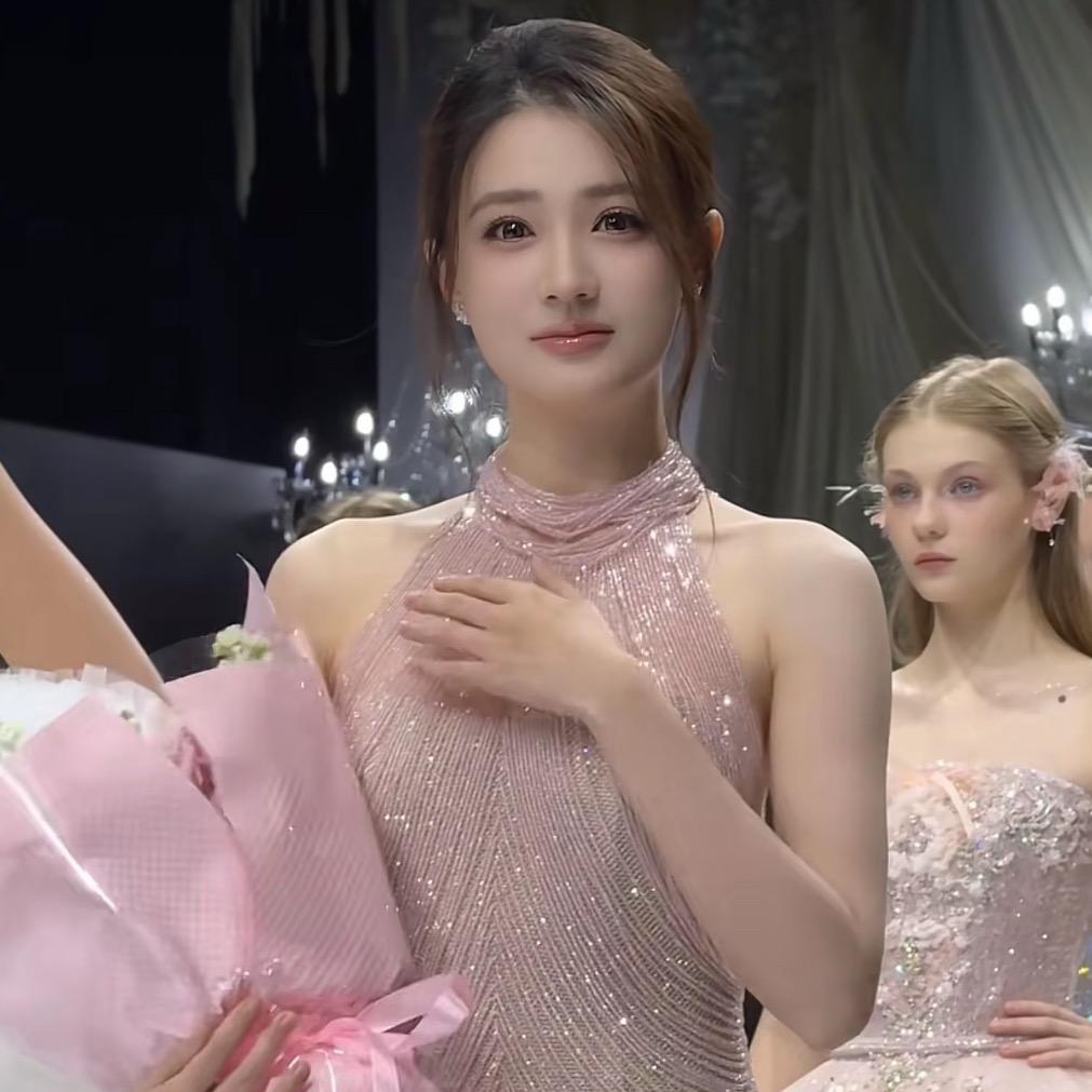 小璐乱撞