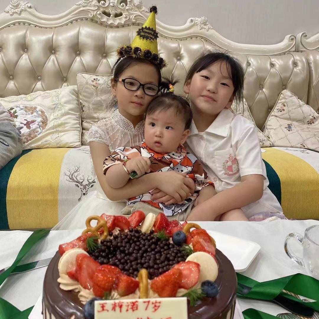 王梓玥、王梓诺、王梓昂的爷爷