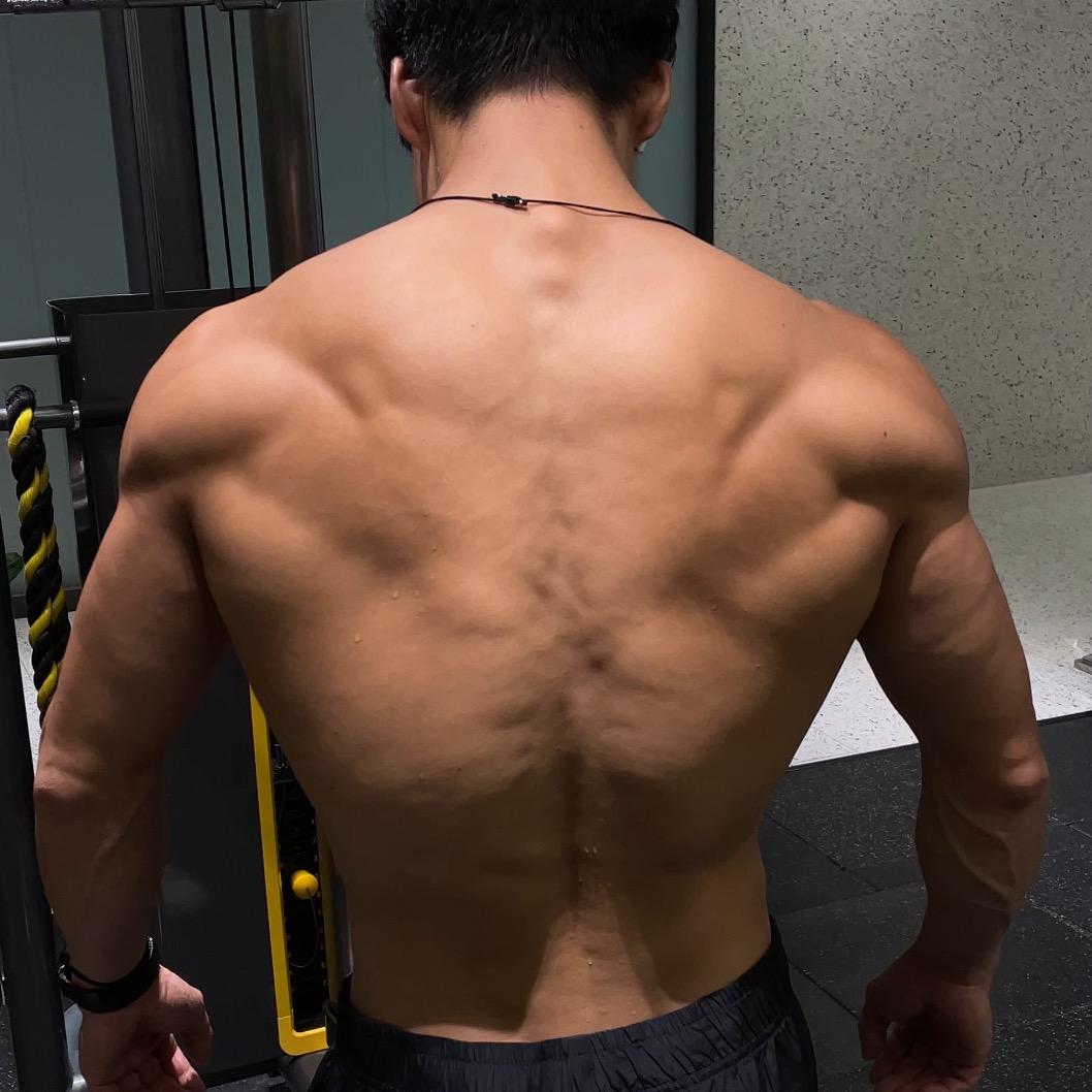 土匪：（自由教练）