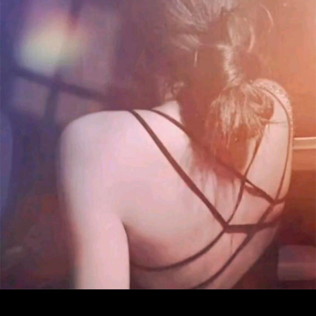 👑