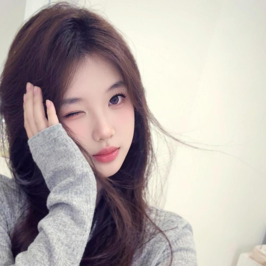 迟迎杏.