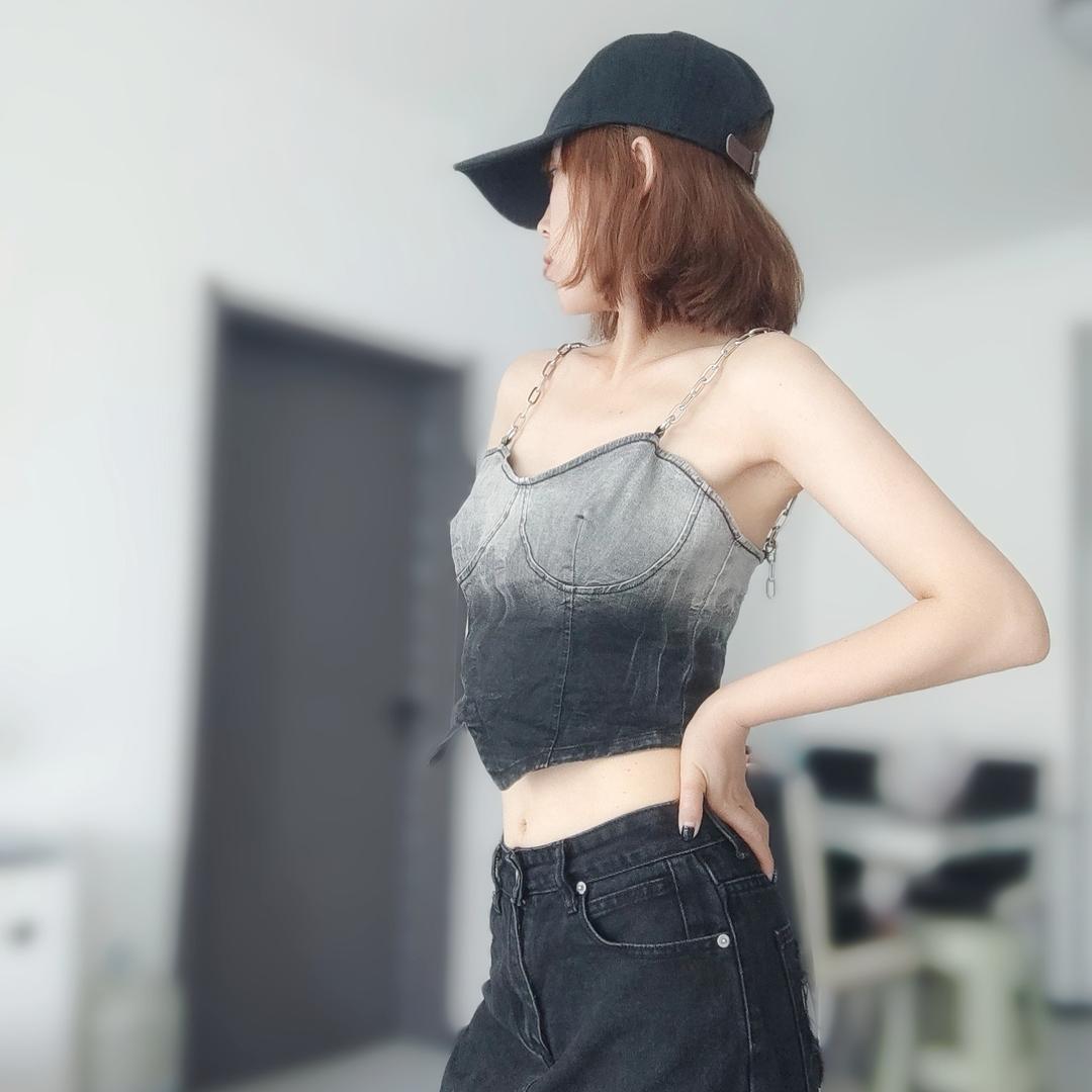 莫娃。